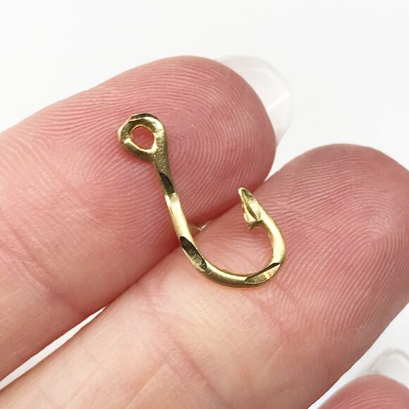 Solid 14K Gold 585 Signed Tie Tack Lapel Pin Fish Hook Gift .65in Diamond Cut